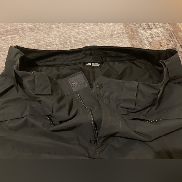 The North Face Mens insulated ski pants - Picture 3 of 9